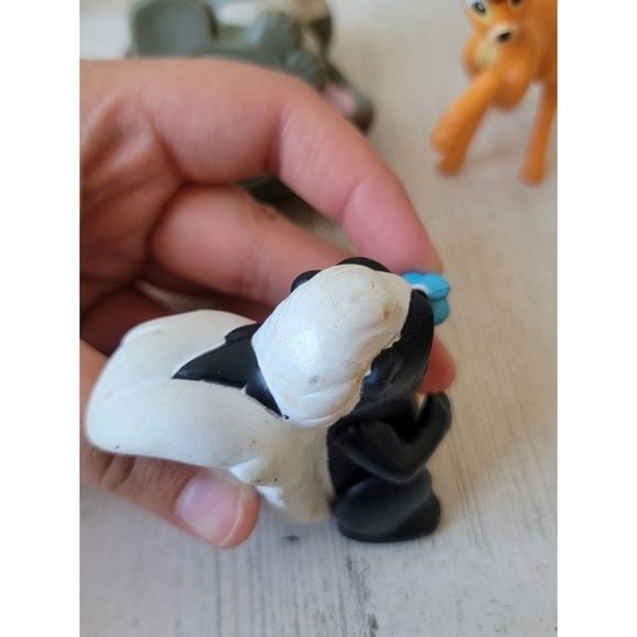 Disney rabbit Thumper skunk flower toy playset Bambi toy figure - Picture 11 of 13